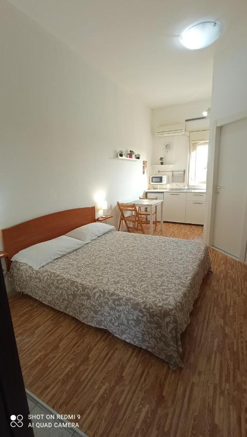 Fontanarossa Airport Apartment คาตาเนีย ภายนอก รูปภาพ