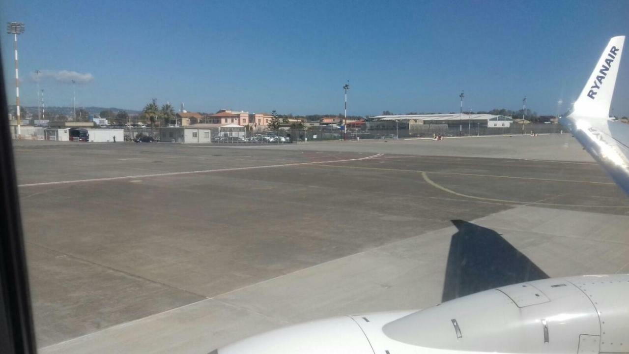 Fontanarossa Airport Apartment คาตาเนีย ภายนอก รูปภาพ